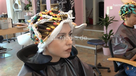7202 Ukrainian hairdresser in Berlin 220516 AS perm 4