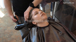 7202 Ukrainian hairdresser in Berlin 220516 AS perm 4