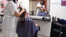 Charger l&#39;image dans la galerie, 350 AnjaH 1 by Talya upright manner salon hair wash in white apron