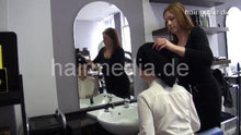 Carica l&#39;immagine nel visualizzatore di Gallery, 7084 Annelie 2 forward manner shampoo hairwash hairsalon Friseursalon hairdresser