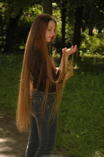 Load image into Gallery viewer, 196 Luna outdoor hairplay 250 pictures for download