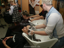 Cargar imagen en el visor de la galería, 609 AnnaP Pankow backward salon shampooing in Berlin large shampoobowl