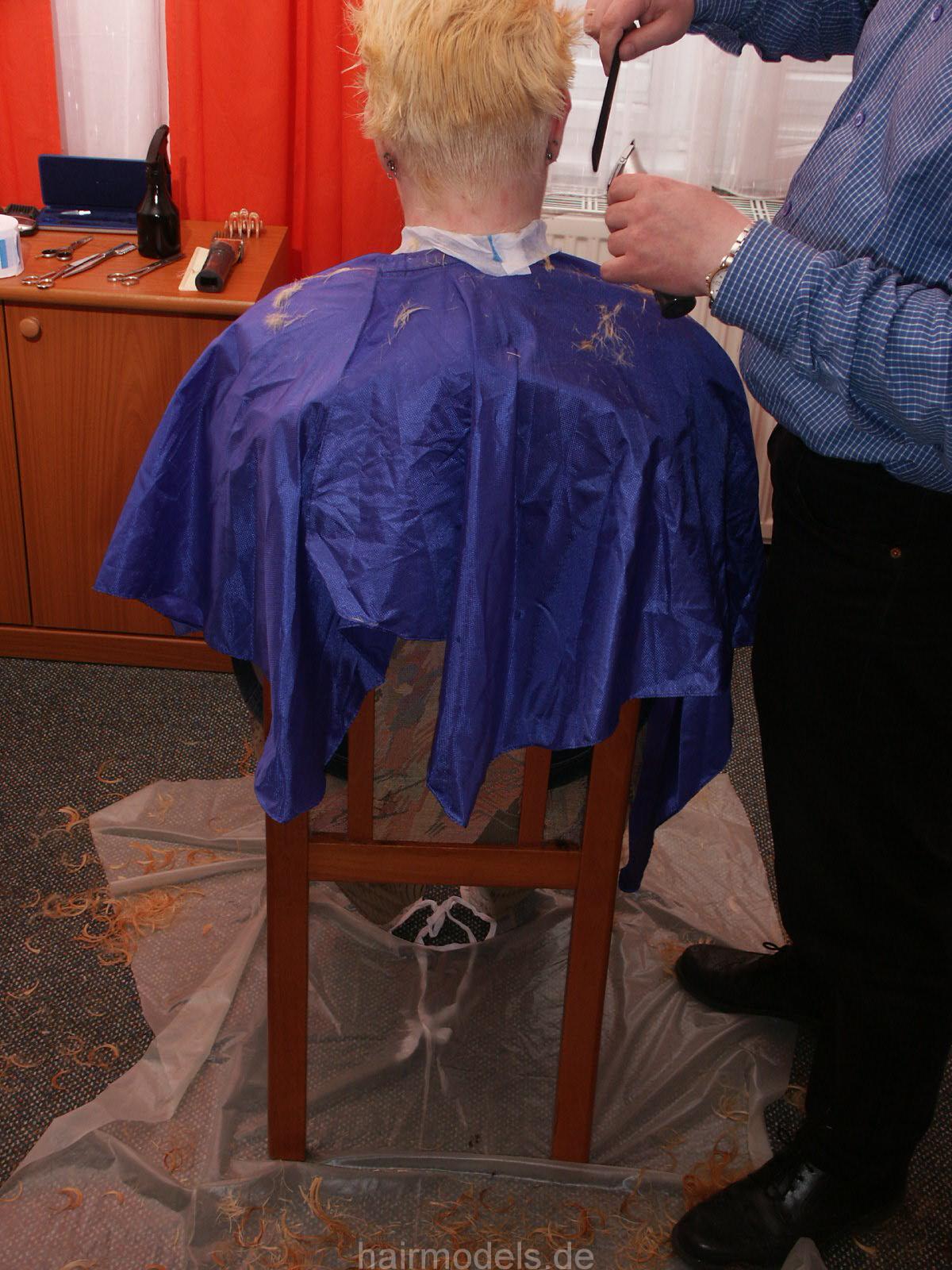 818 Cindy in hotel by hobbybarber truckdriver long to short and buzz  TRAILER