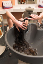将图片加载到图库查看器，193 Jenny 2 self shampooing in salon bowl, 19 min video for download
