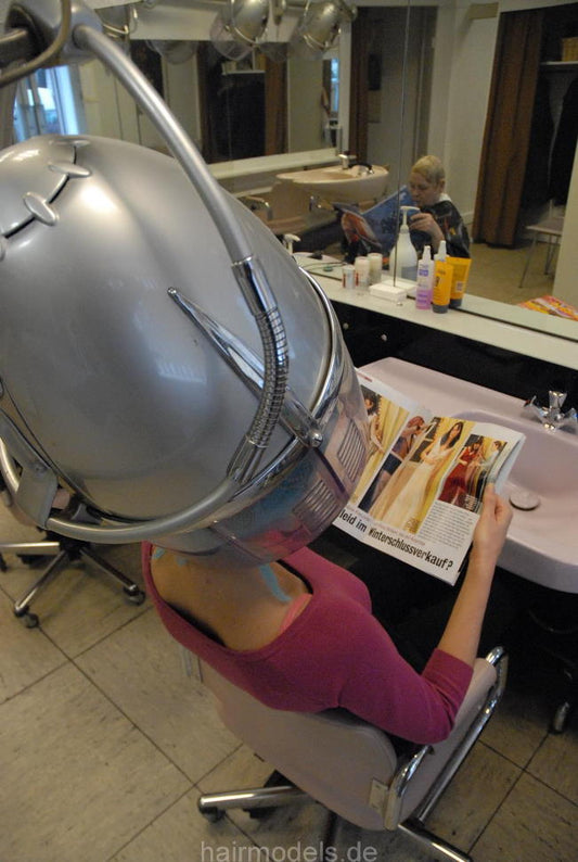 630 ManuelaS wet set, hooddryer and styling Salon Buschmann Berlin