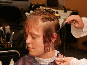 887 TamaraS complete, forwardwash and bob aline haircut Igelit cape Pankow Salon