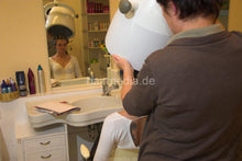 Carica l&#39;immagine nel visualizzatore di Gallery, 6064 KristinaS salon weekly wet by mature barberettte Bamberg salon