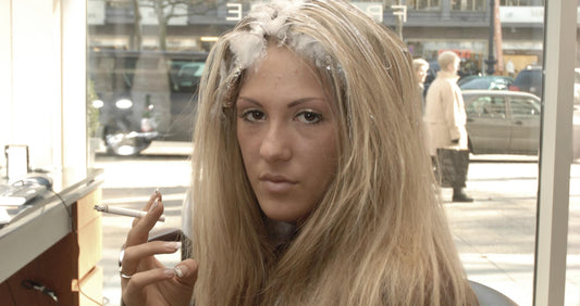 450 AlisaF 2006 highlights bleaching Berlin Salon and smoking scene