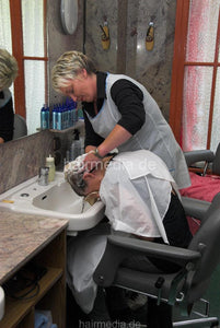 b011 Teen Jessi strong forward wash and blow by mom in white apron in vintage salon