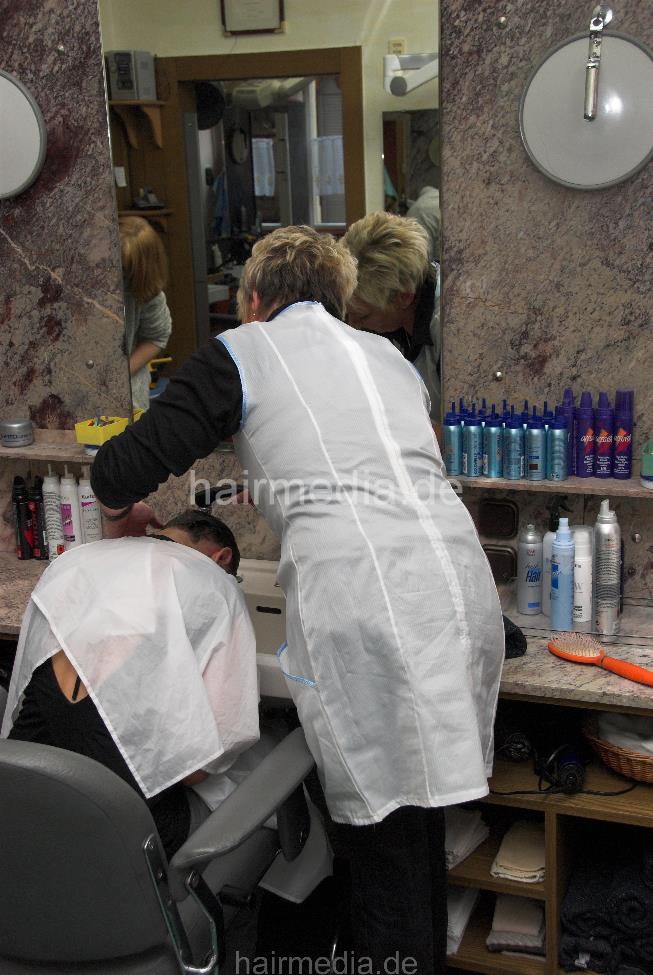 b011 Teen Jessi strong forward wash and blow by mom in white apron in vintage salon