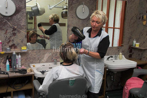b011 Teen Jessi strong forward wash and blow by mom in white apron in vintage salon