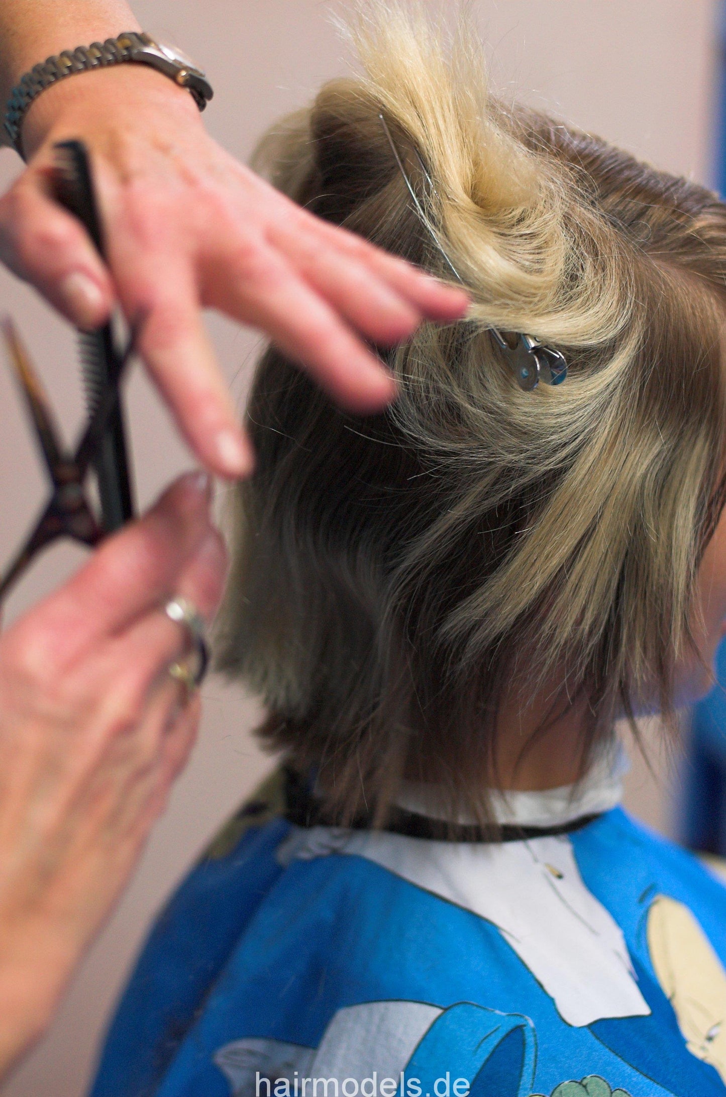 8038 Jessi teen strong drycut in mom´s salon