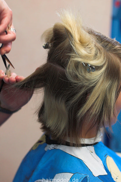 8038 Jessi teen strong drycut in mom´s salon