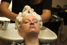 Cargar imagen en el visor de la galería, 6140 2 Claire teen white sink wash hair shampoo blonde long hair