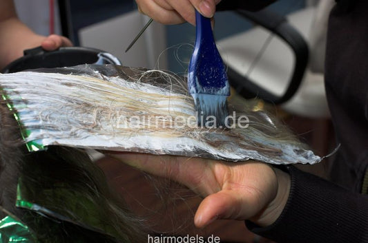 479 MarinaH 1 teen long hair bleaching aluminium foils