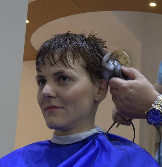 8146 Carina buzzcut by barber