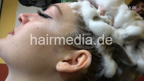 9085 CarolinaL by f1 salon backward shampooing