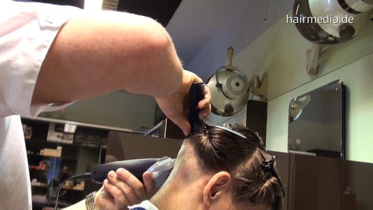8098 Claudia 8 buzz by truckdriver haircut napebuzz vintage Frankfurt salon