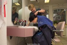 Cargar imagen en el visor de la galería, 6115 Oxana 1 topmodel in boots forward salon shampooing hairwash by mature barberette