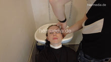 Laden Sie das Bild in den Galerie-Viewer, 7201 Ukrainian hairdresser in Kaunas curly drycut shampoo, cut and blow