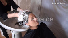 将图片加载到图库查看器，350 DeniseF by JenniferF girlsfriends each other salon backward hair shampooing