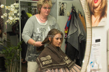 Cargar imagen en el visor de la galería, 6129 01 EllenS strong forward manner hairwashing salon shampooing