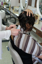Load image into Gallery viewer, Inge TV unique nylon haircutcape hook closure saloncape e0135