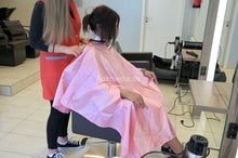 Charger l&#39;image dans la galerie, Inge TV unique pink shiny satin style haircutcape nylon saloncape e0146