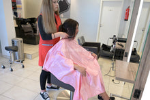 将图片加载到图库查看器，Inge TV unique pink shiny satin style haircutcape nylon saloncape e0146