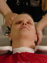 Carica l&#39;immagine nel visualizzatore di Gallery, b002 Andrea backward wash by barber 13 min video for download