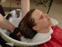 Charger l&#39;image dans la galerie, b002 Andrea backward wash by barber 13 min video for download