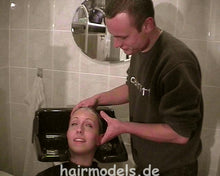Cargar imagen en el visor de la galería, 966 shampoocasting Julia by BF backward wash