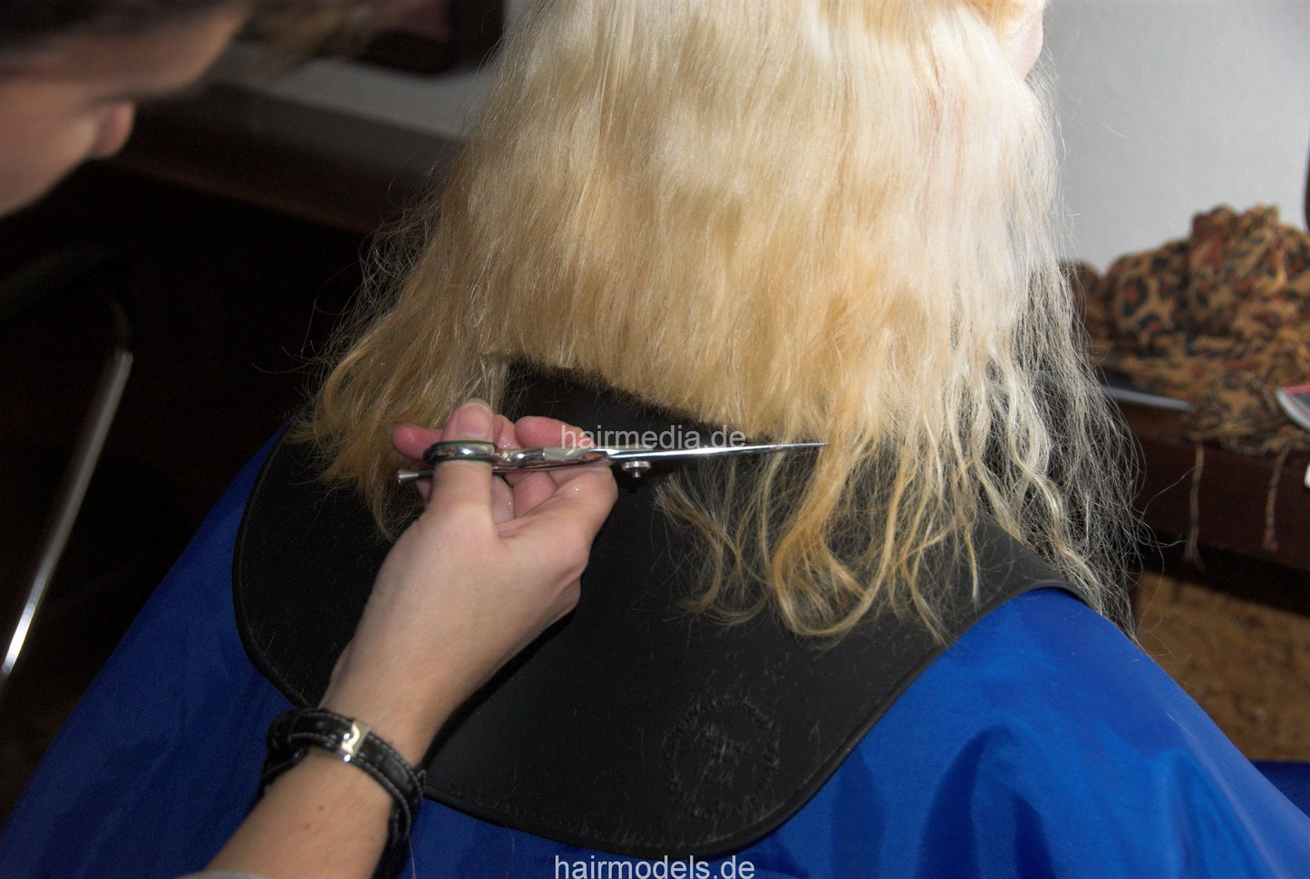 482 Franziska teen drycut scene