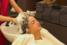 Carica l&#39;immagine nel visualizzatore di Gallery, 9037 1 VeronikaR by EllenS backward salon shampoo