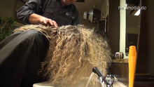 Laden Sie das Bild in den Galerie-Viewer, 526 EvaH by barber forward strong pampering wash thick curly hair