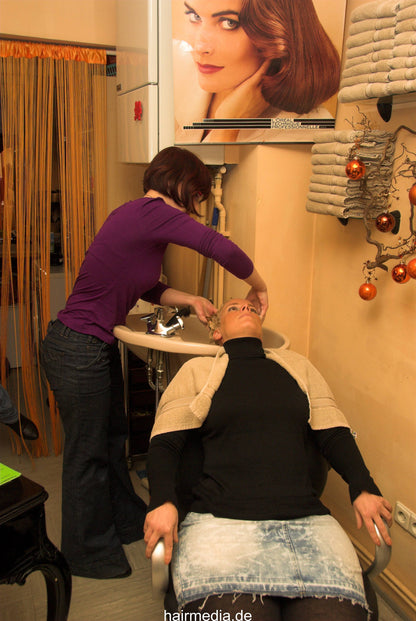 339 Silke by AnnaK in glasses, backward salon shampooing