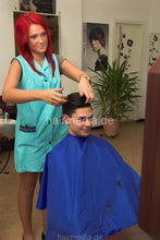 Laden Sie das Bild in den Galerie-Viewer, 294 NadjaZ 07 guy haircut clippercut by cyan apron redhead barberette.. Herrenhaarschnitt. Facon.