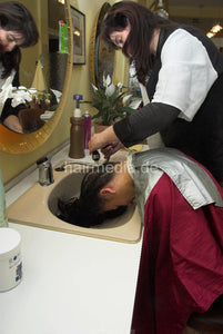 7009 Carina 1 firm forward salon shampooing in heavy shampoocape