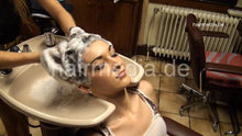 Laden Sie das Bild in den Galerie-Viewer, 9075 13 Romana by wethair SarahS backward salon shampooing