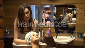 9075 11 SarahS bleachedhair by Romana backward salon pampering shampooing
