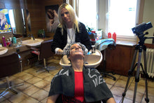 Cargar imagen en el visor de la galería, 6158 Barberette VanessaDG 1 backward salon shampooing thick black barberettes hair