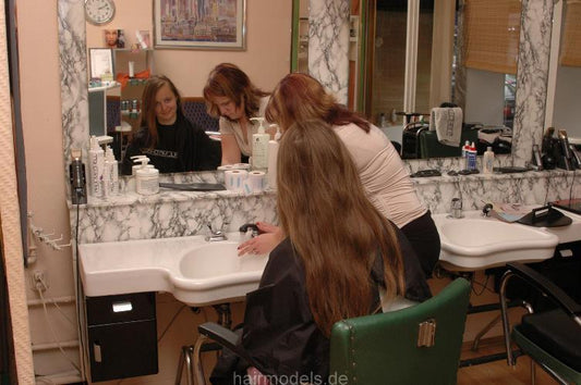 718 Vladi forward wash salon shampoo pre perm
