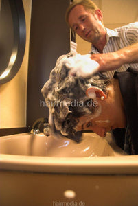 6181 BiancaS 1 forward wash by old barber salon shampooing