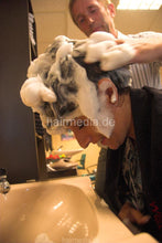 Carica l&#39;immagine nel visualizzatore di Gallery, 6181 BiancaS 1 forward wash by old barber salon shampooing