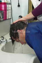 Carica l&#39;immagine nel visualizzatore di Gallery, 265 shampoo part forward wash strong by apron RSK barberette