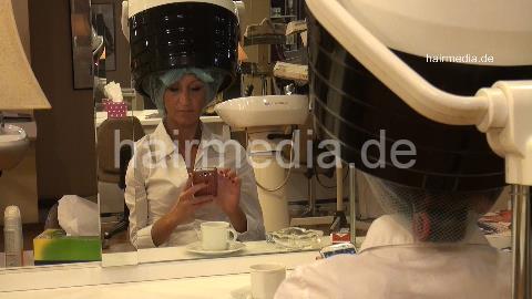 6170 Ferah wet set by old barber in Berlin