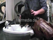 Cargar imagen en el visor de la galería, 521 Jakob GF firm shampoo by barber in vinyl shampoo cape