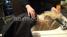 Carica l&#39;immagine nel visualizzatore di Gallery, 4030 Giullia 02 forward shampoo hairwash