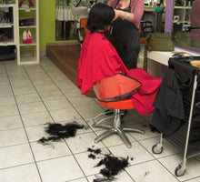 Laden Sie das Bild in den Galerie-Viewer, 8051 4 cut haircut hair on floor