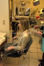 Carica l&#39;immagine nel visualizzatore di Gallery, 6104 Vera 1 strongest forward salon hairwash by mature senior barberette in green apron